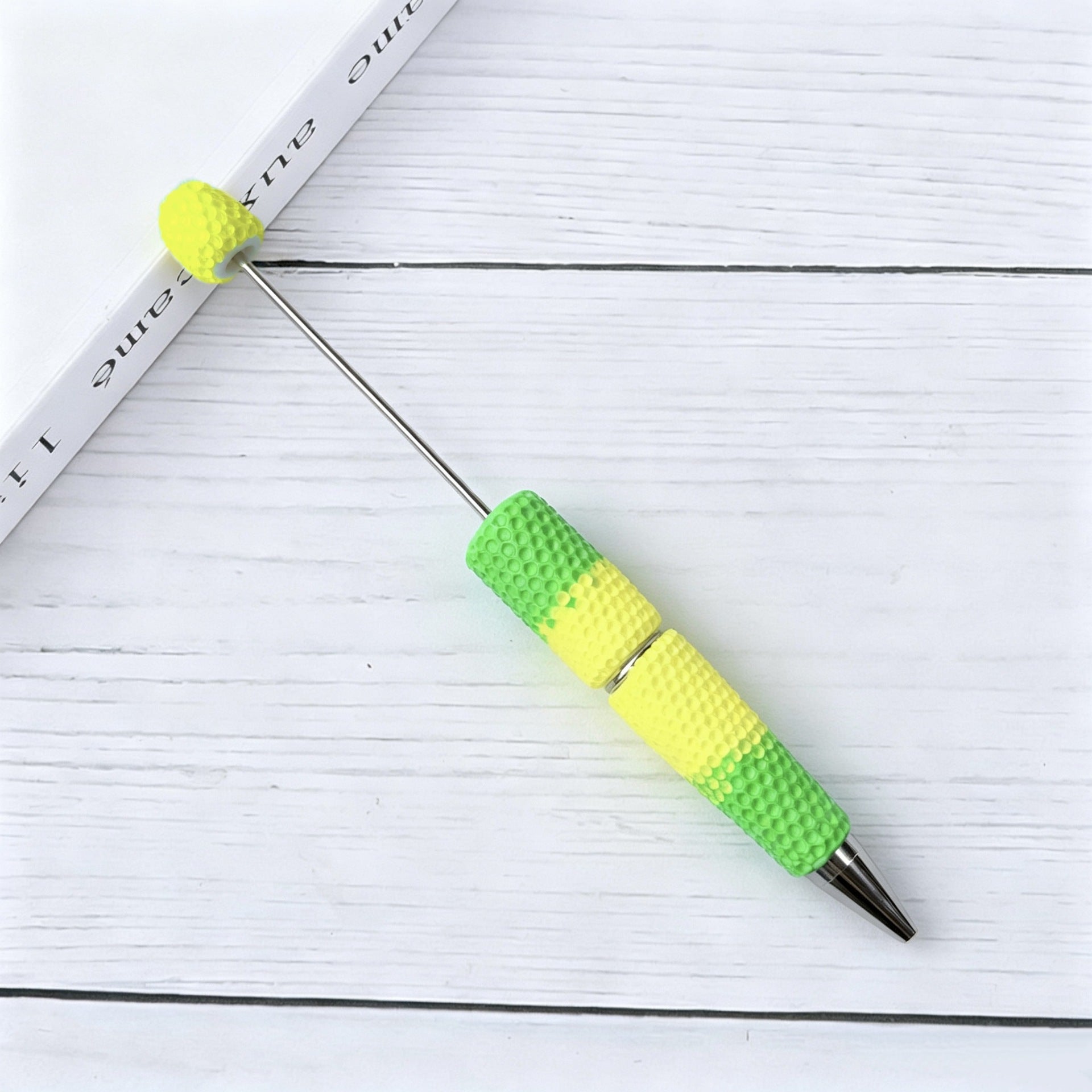 Rainbow gradual change diamond fluorescent pen