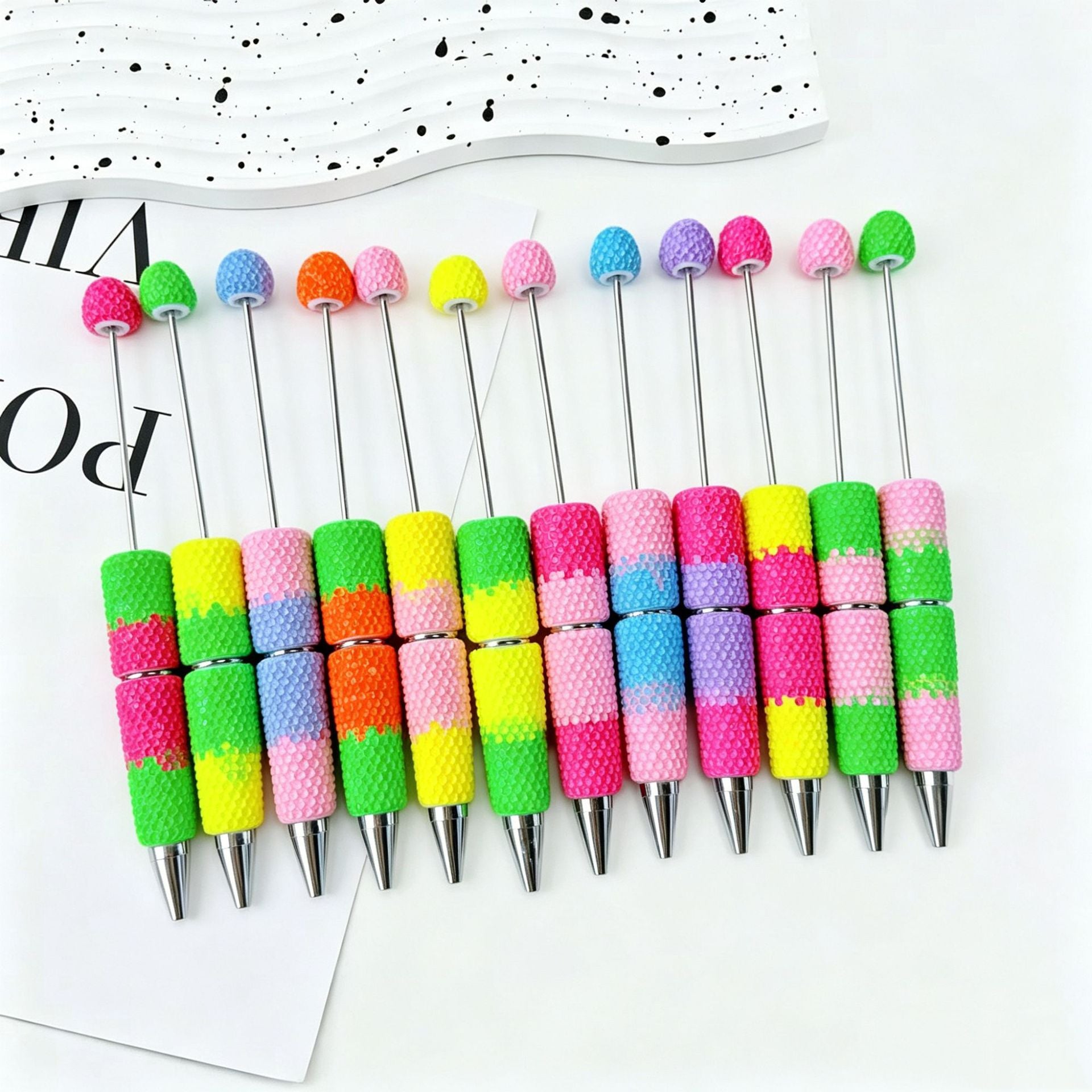 Rainbow gradual change diamond fluorescent pen