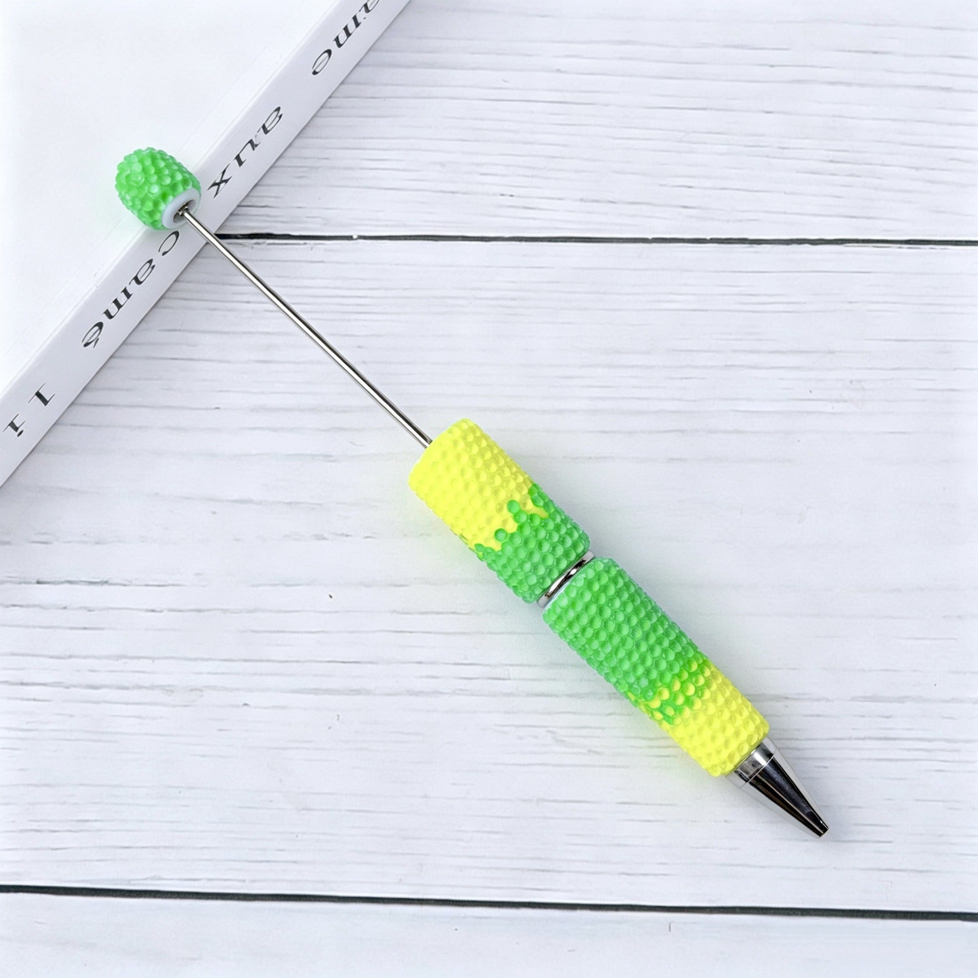 Rainbow gradual change diamond fluorescent pen