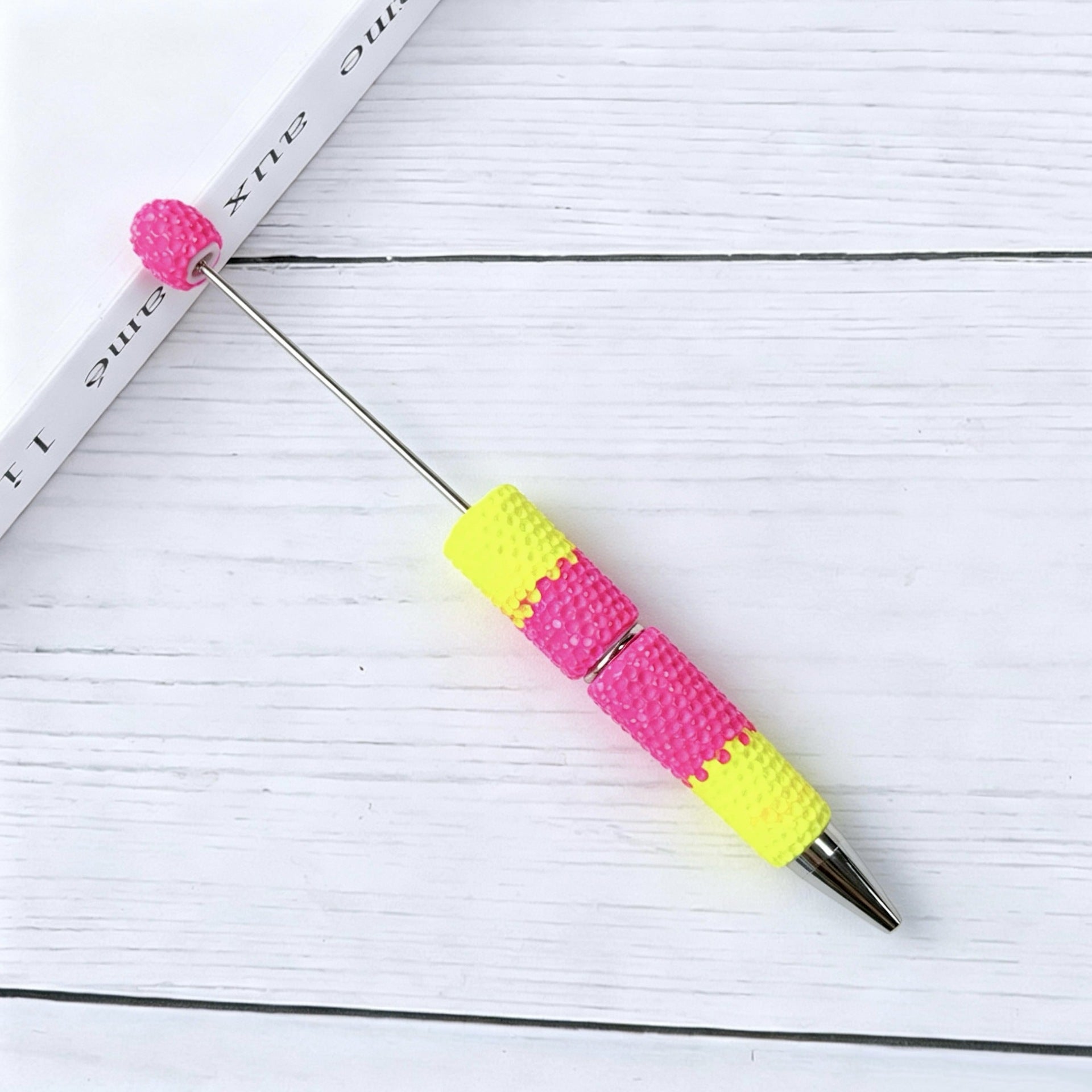 Rainbow gradual change diamond fluorescent pen